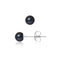une paire de boucles d’oreilles en perles noires