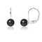 une paire de boucles d’oreilles en perles noires