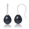 une paire de boucles d’oreilles en perles noires