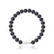 un bracelet de perles noires