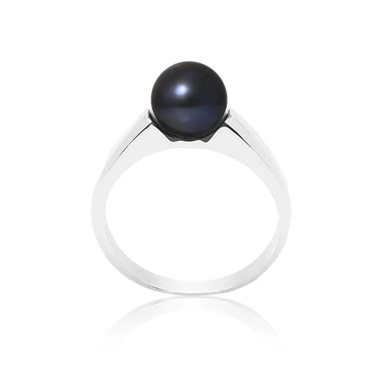 une bague en perles noires