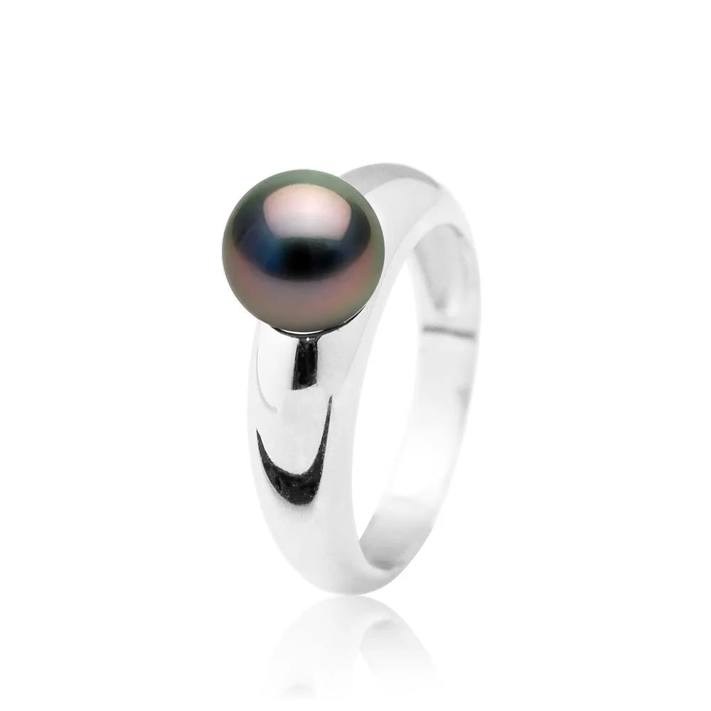 une bague en perles noires