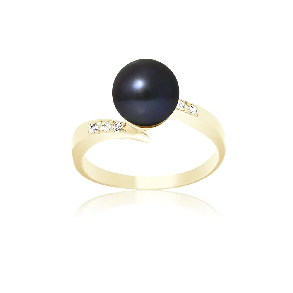 une bague en perles noires et diamants