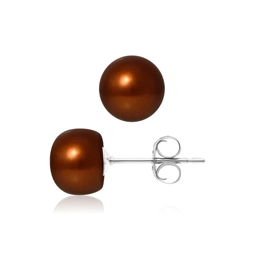 une paire de boucles d’oreilles en perles brunes