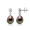 une paire de boucles d’oreilles en perles noires et diamants