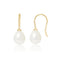 une paire de boucles d’oreilles en or et perles