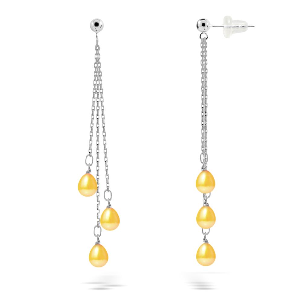 une paire de boucles d’oreilles en verre jaune