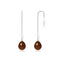 une paire de boucles d’oreilles en perles brunes