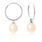 une paire de boucles d’oreilles en perles