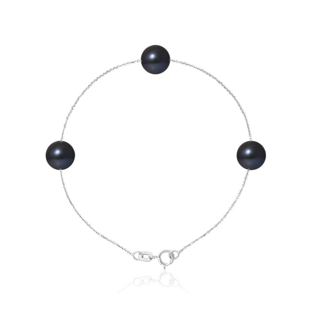 un bracelet en perles noires avec une chaîne en argent