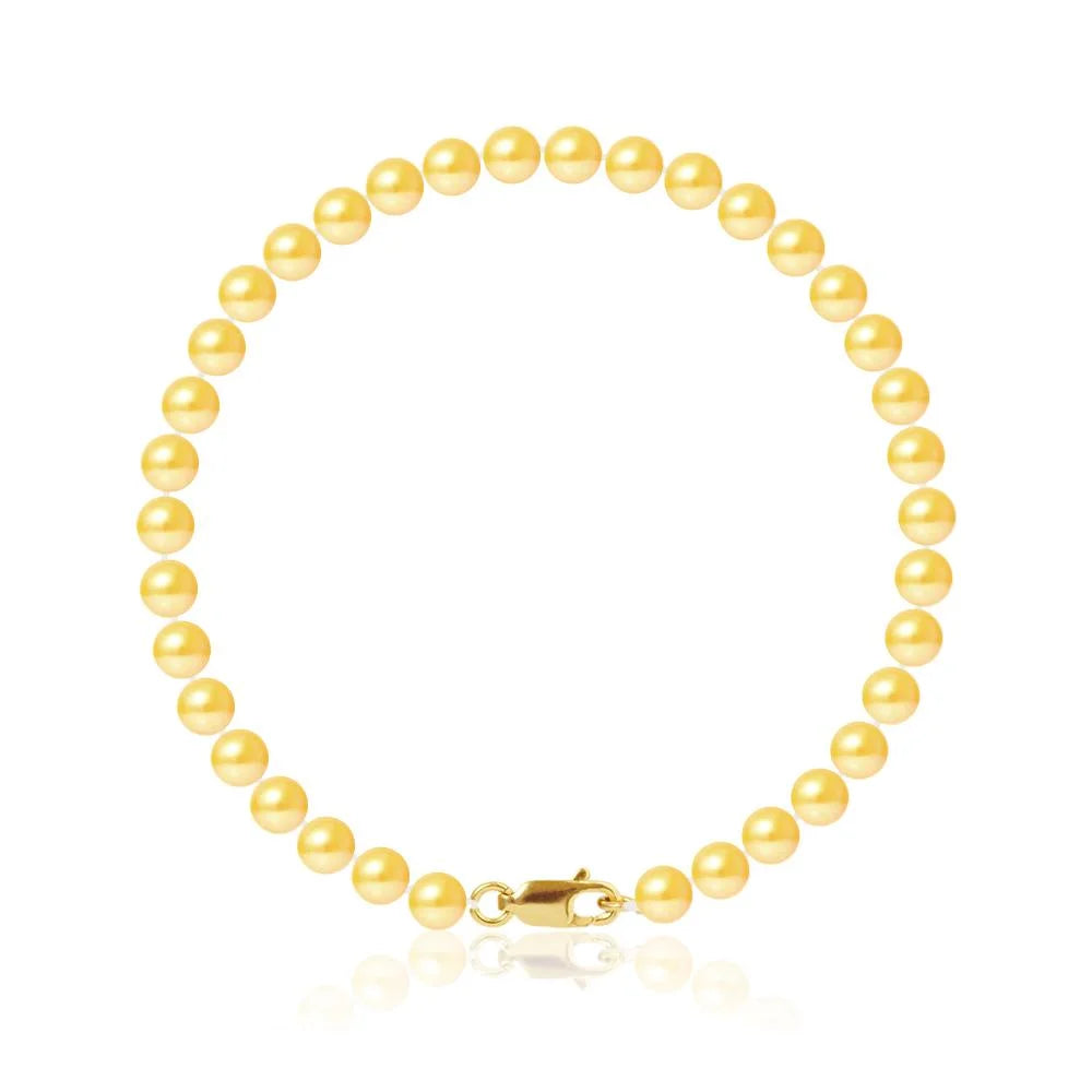 un bracelet de perles jaunes