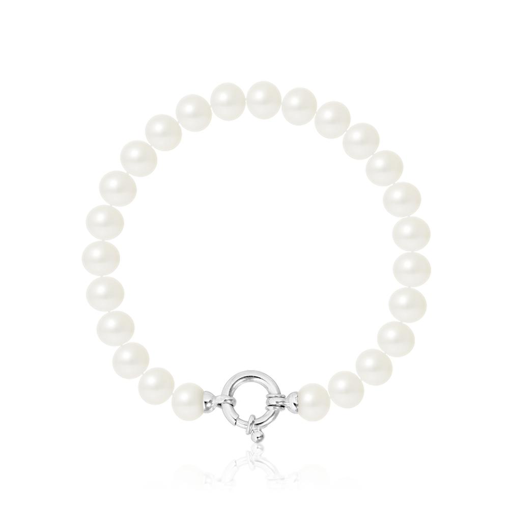 un bracelet en perles blanches avec un fermoir en argent