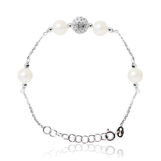 un bracelet avec des perles et des diamants