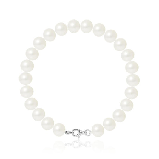 un bracelet en perles blanches avec un fermoir en argent