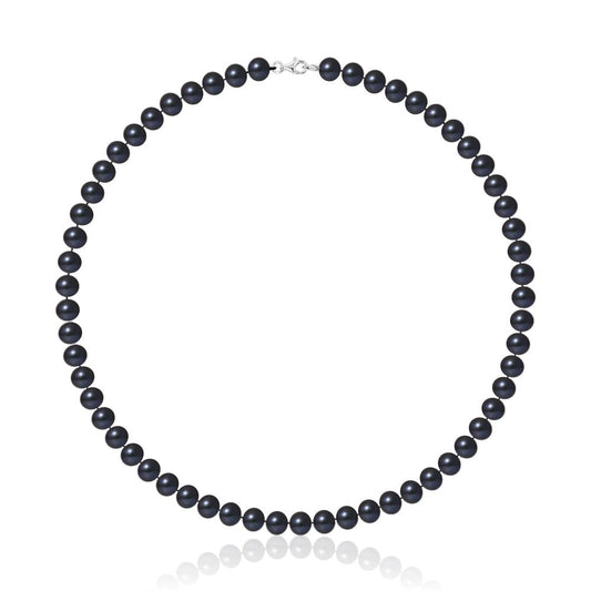 un collier de perles noires