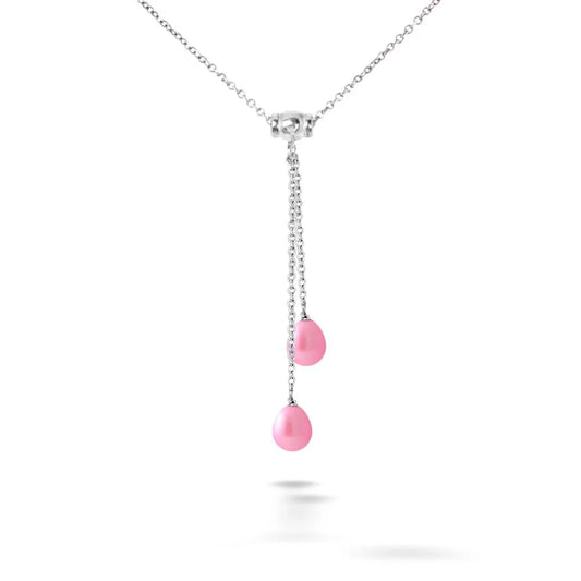 un collier rose avec une goutte pendante