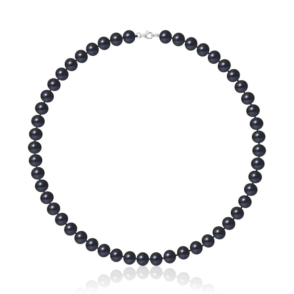 un collier de perles noires