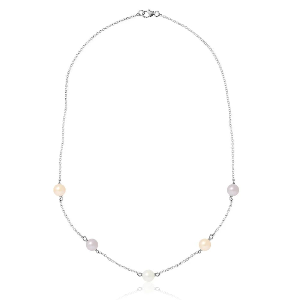 un collier de perles blanches et de perles roses