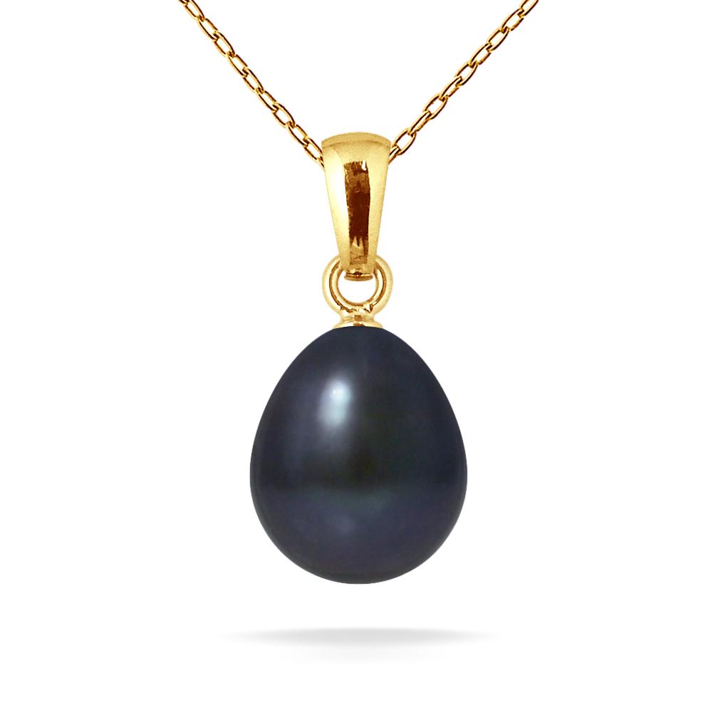 un pendentif en perle noire sur une chaîne en or